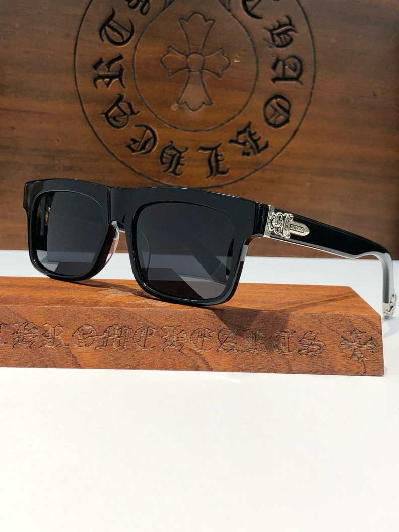 BRAND NEW MENS SUNGLASSES 240302