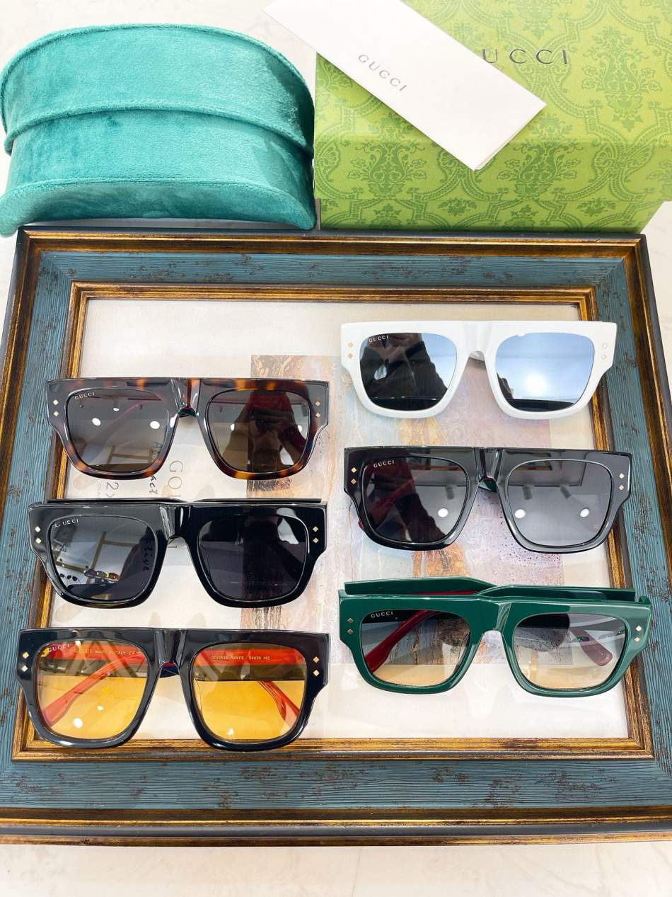 BRAND NEW MENS SUNGLASSES 240302