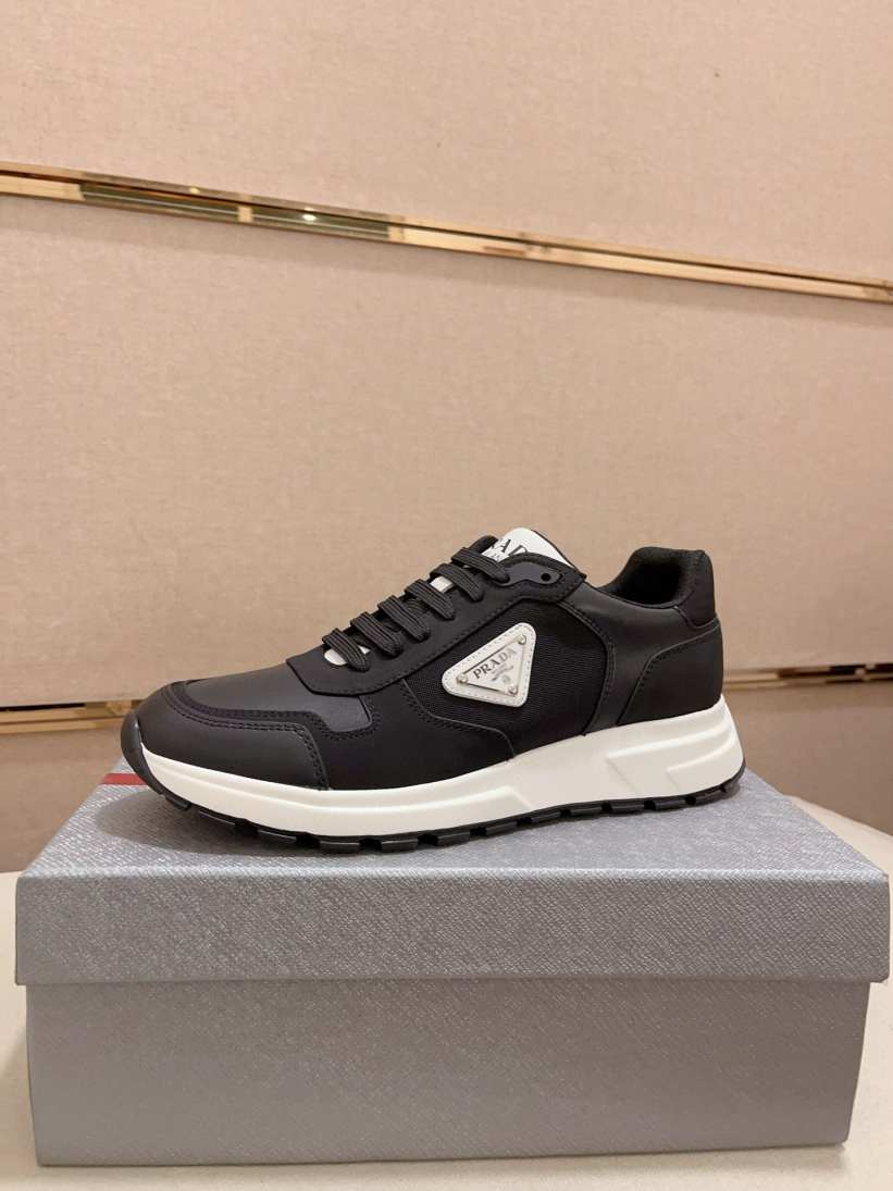 PR@D@ MENS TRAINERS 240419