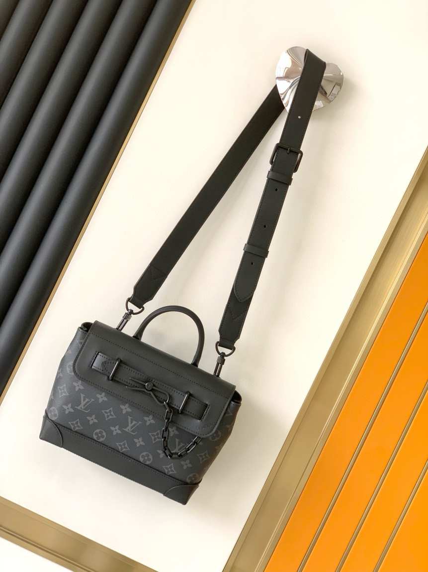 L\V  NEW WOMENS HANDBAG 240419