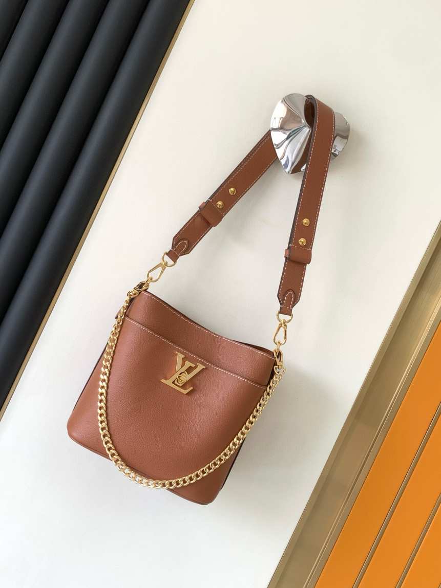 L\V  NEW WOMENS HANDBAG 240419