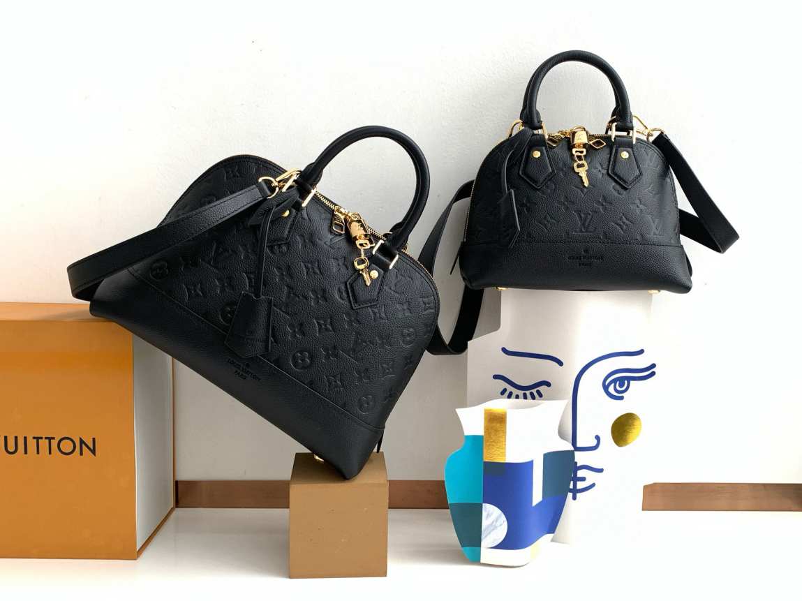 L\V NEW WOMENS HANDBAG 240512