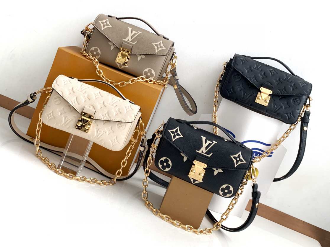 L\V NEW WOMENS HANDBAG 240512