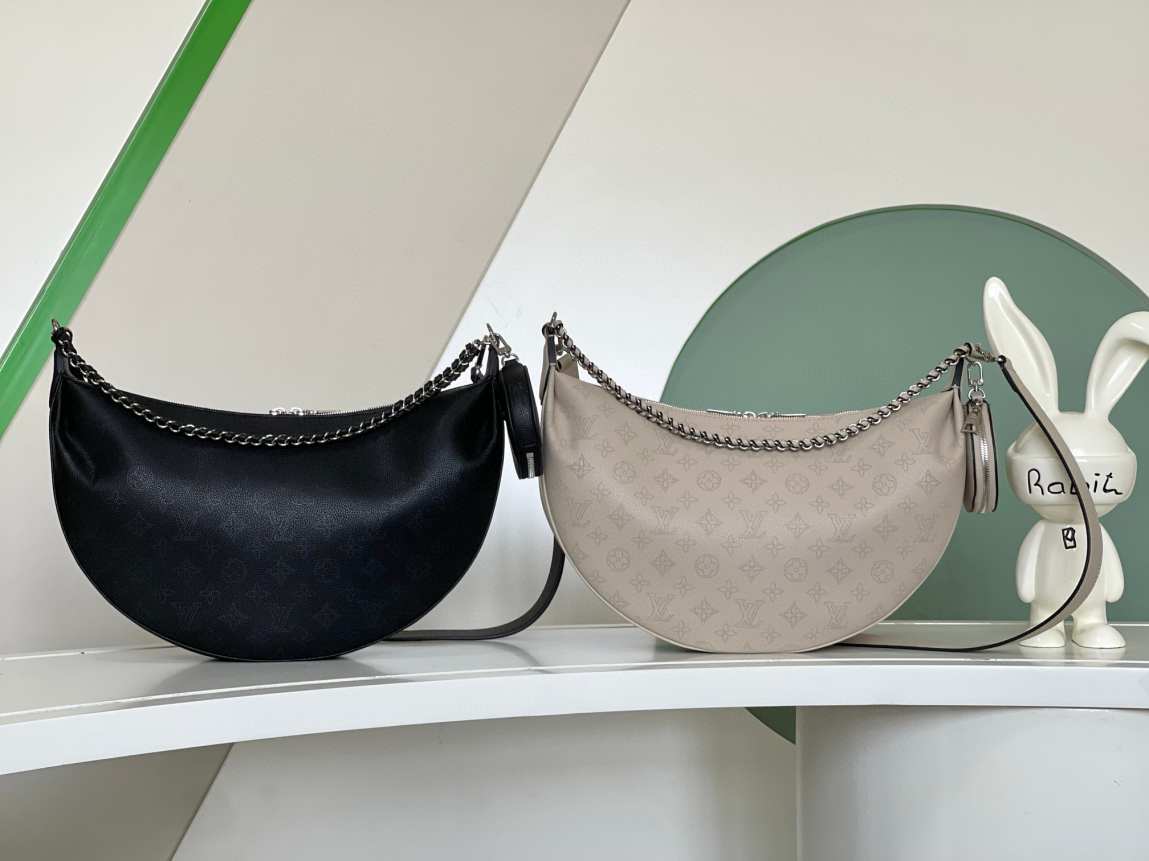 L\V NEW WOMENS HANDBAG 240512