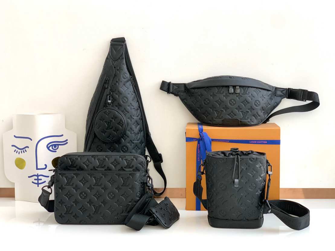 L\V NEW MENS BAG 240513