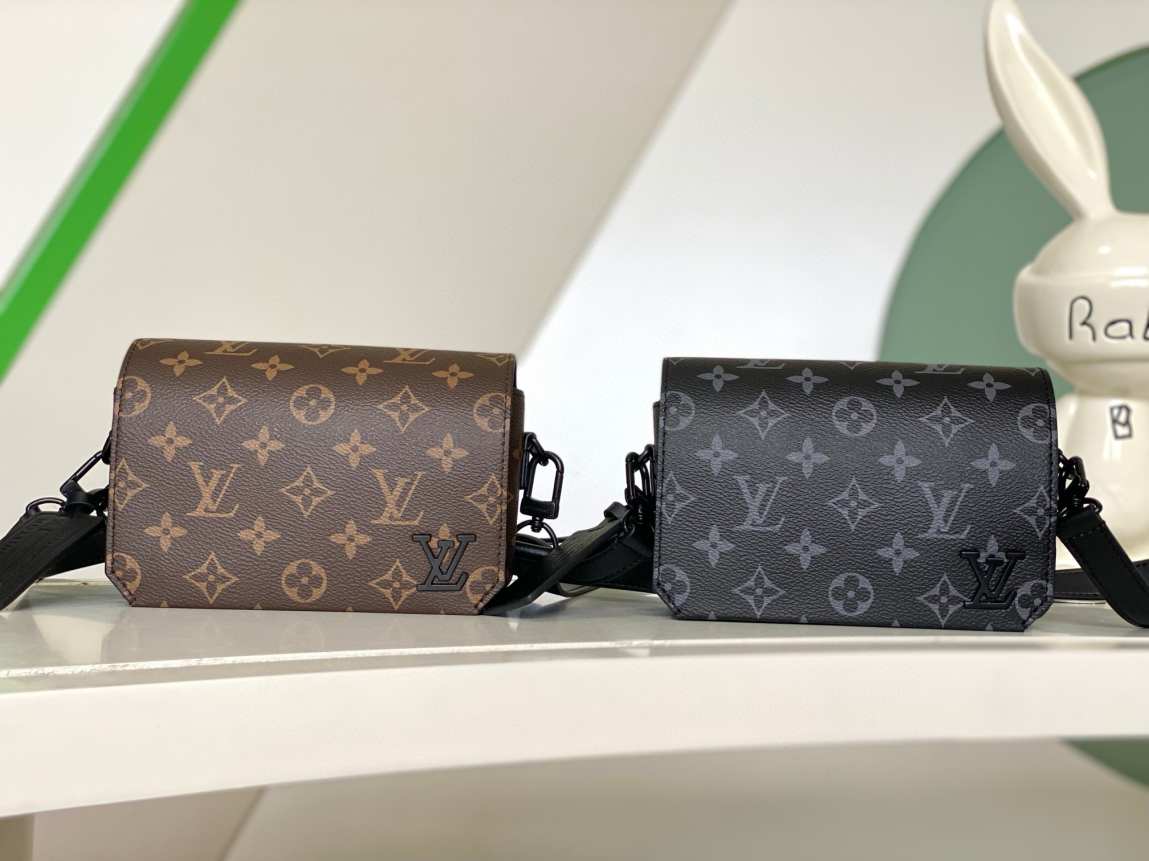 L\V NEW MENS BAG 240513
