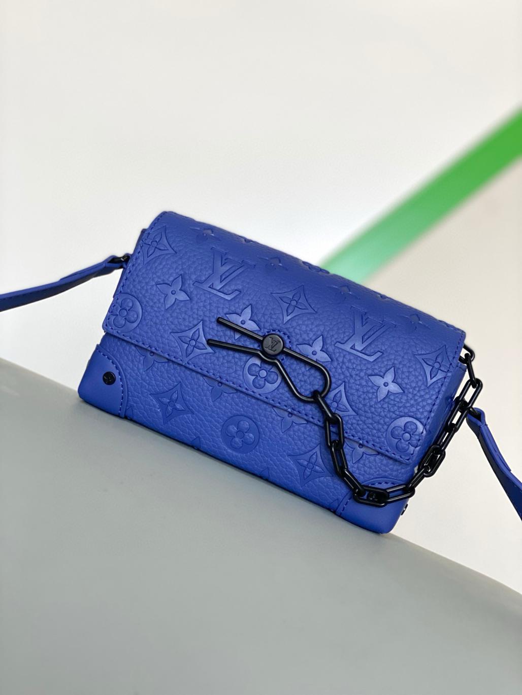 L\V NEW MENS BAG 240513