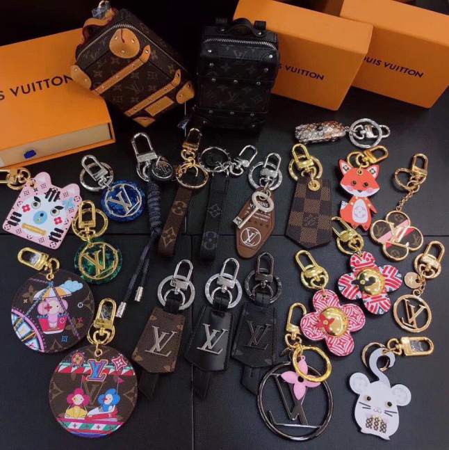 L\V KEYCHAIN