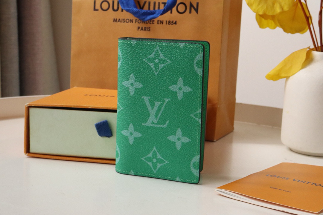 L\V POCKET WALLET  240709