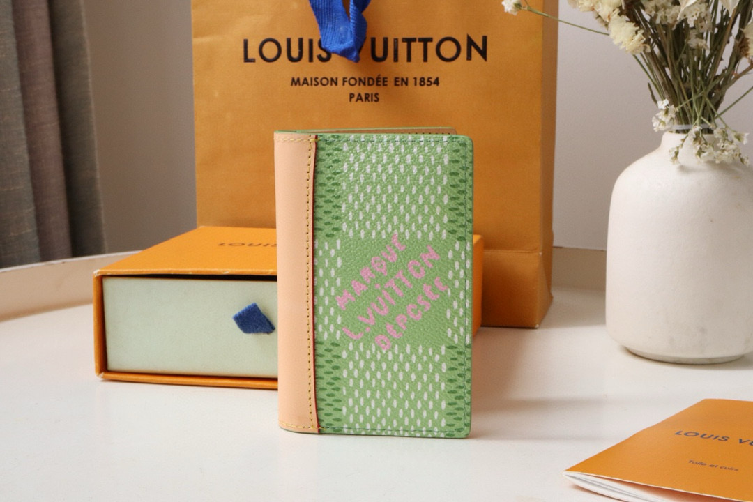 L\V POCKET WALLET  240709