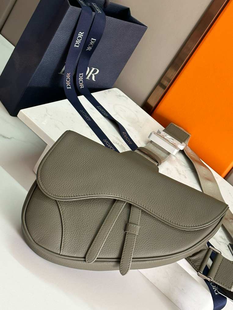 DlOR NEW MENS BAG 240709
