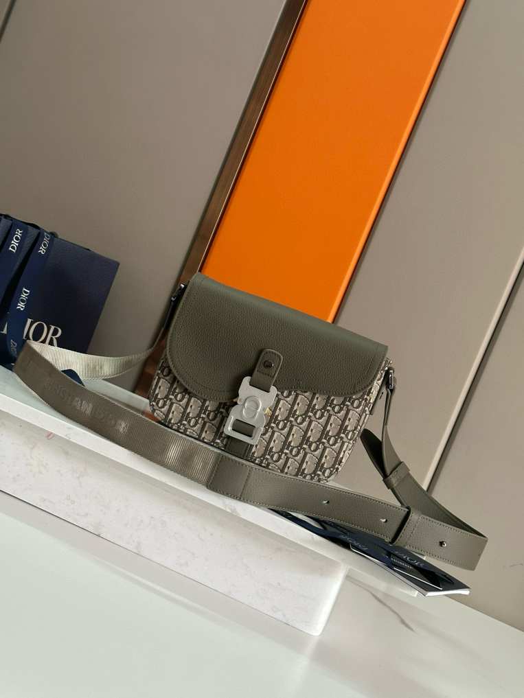 DlOR NEW MENS BAG 240709