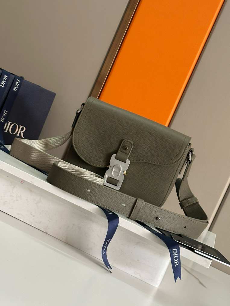 DlOR NEW MENS BAG 240709