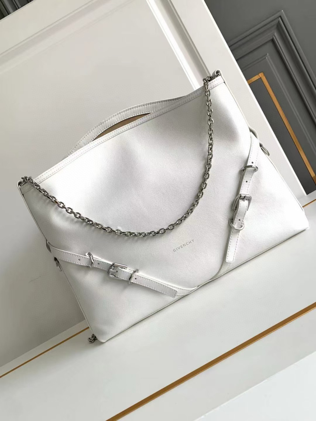GlVENCHY WOMENS HANDBAG 240709