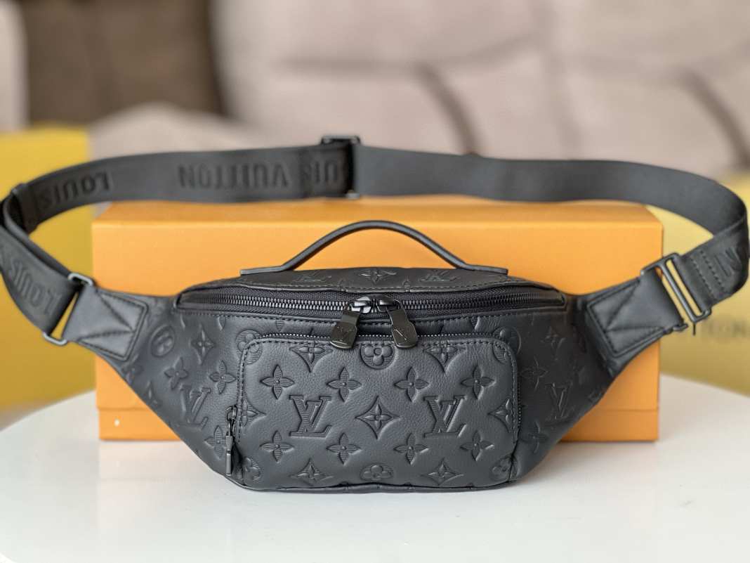 L\V M47058 BELT BAG CHEST BAG Monogram Shadow LEATHER M25227 30 x 15 x 8CM