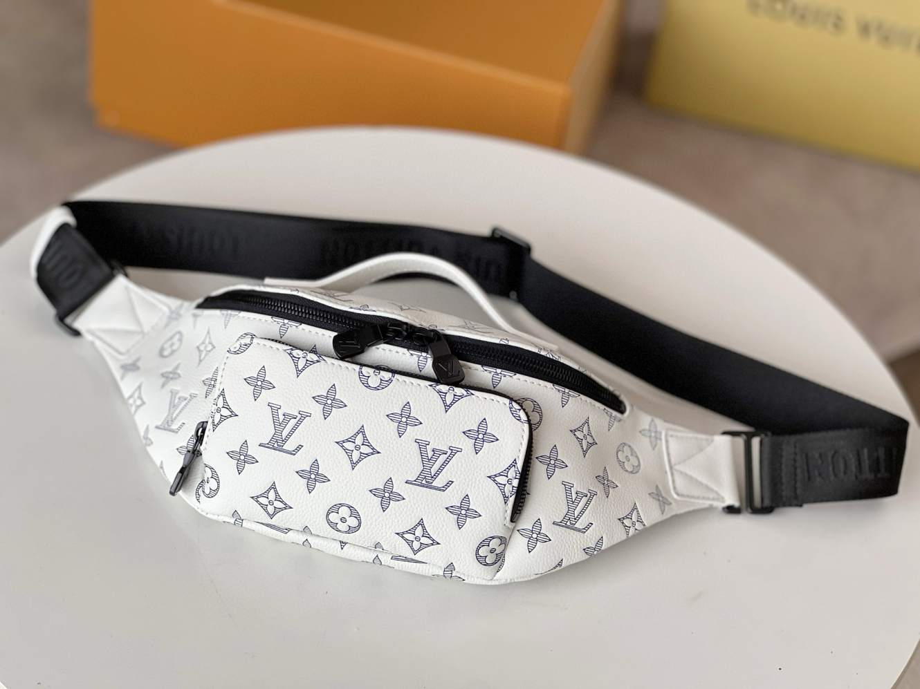 L\V M47058 BELT BAG CHEST BAG Monogram Shadow LEATHER M25227 30 x 15 x 8CM
