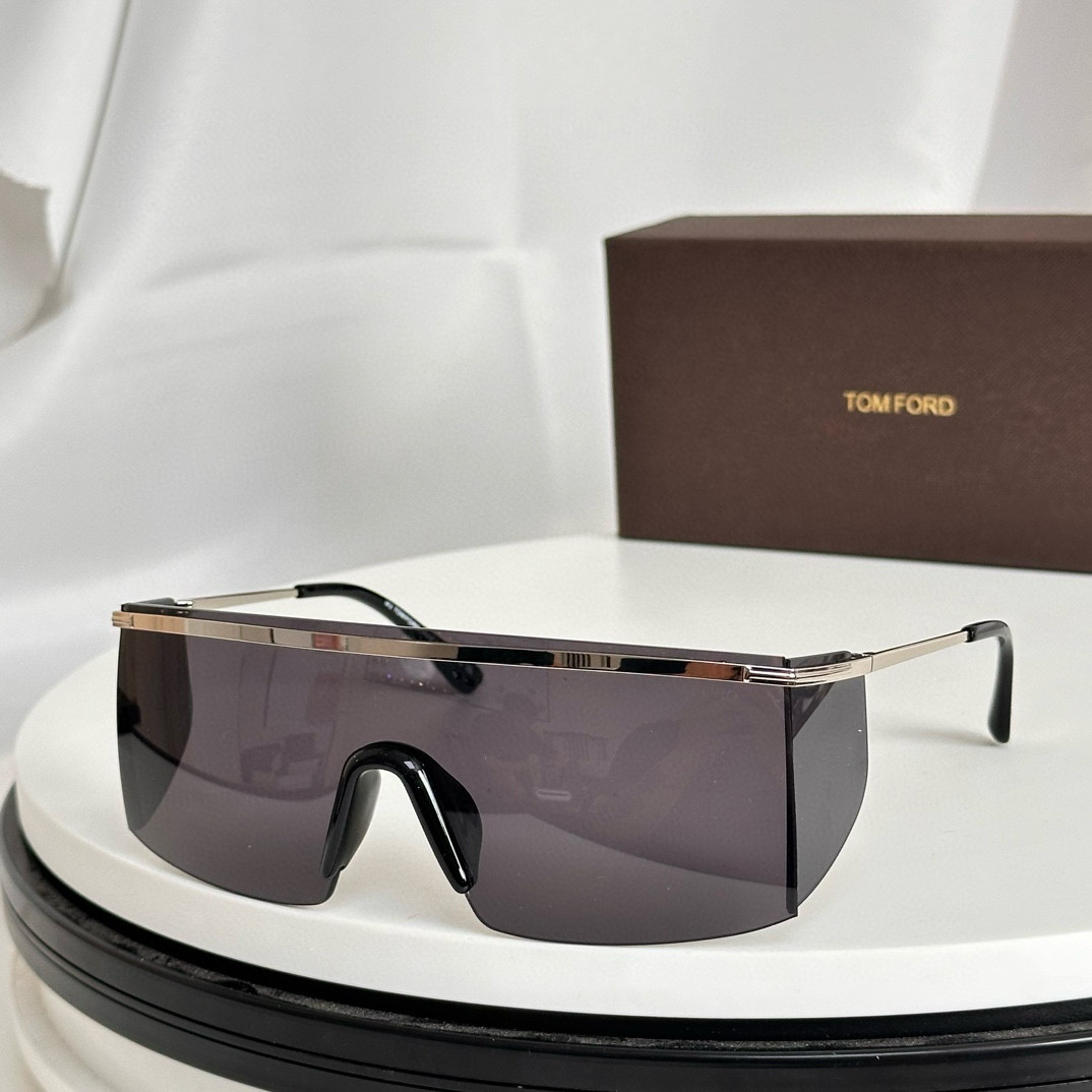 T0M F0RD SUNGLASSES 240715