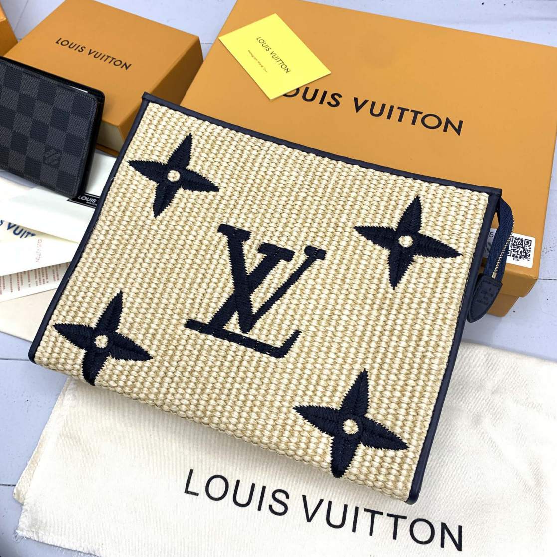 L\V M80352 M80351 Monogram Raffia 25x 20 x 5.5 cm