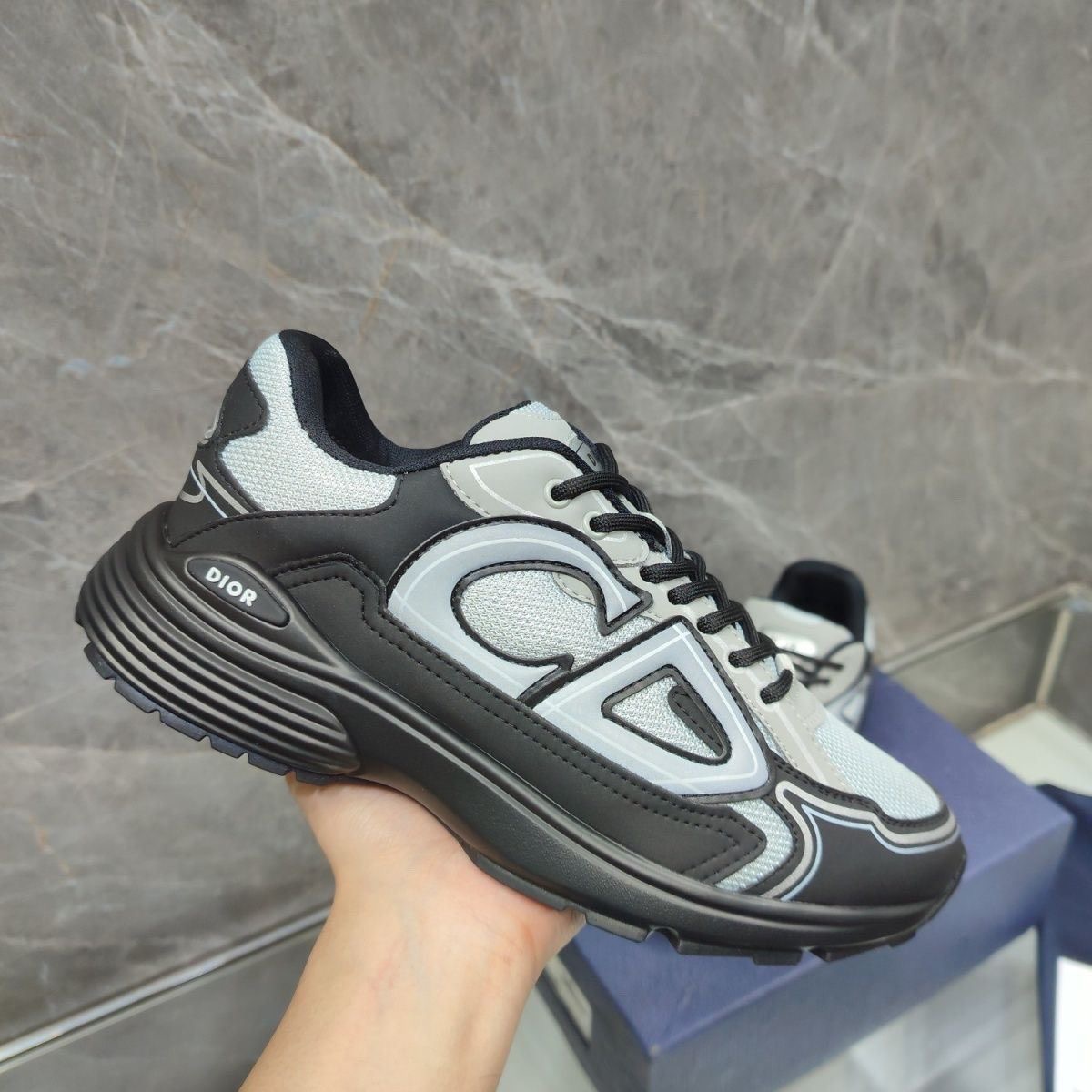 DI0R MENS TRAINERS 240721