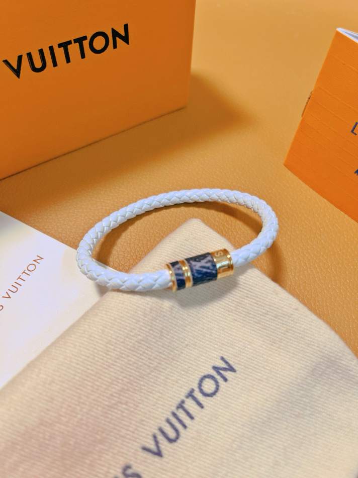 L\V BRACELET 240723