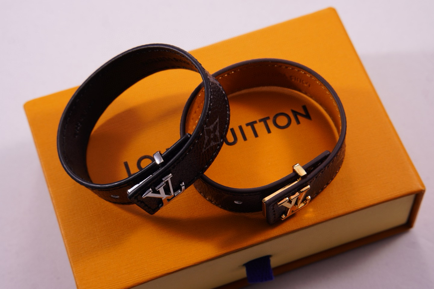 L\V BRACELET 240723