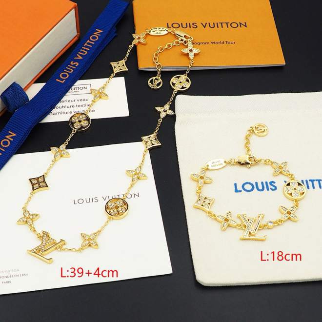 L\V BRACELET 240723