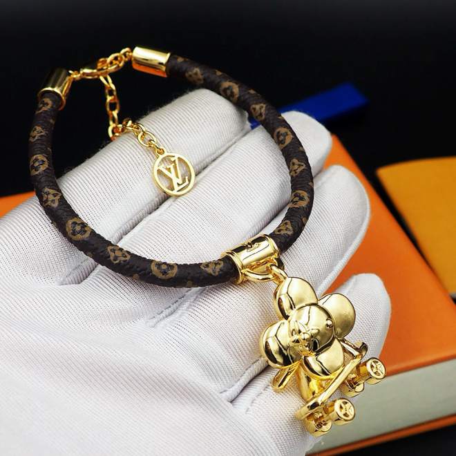 L\V BRACELET 240723