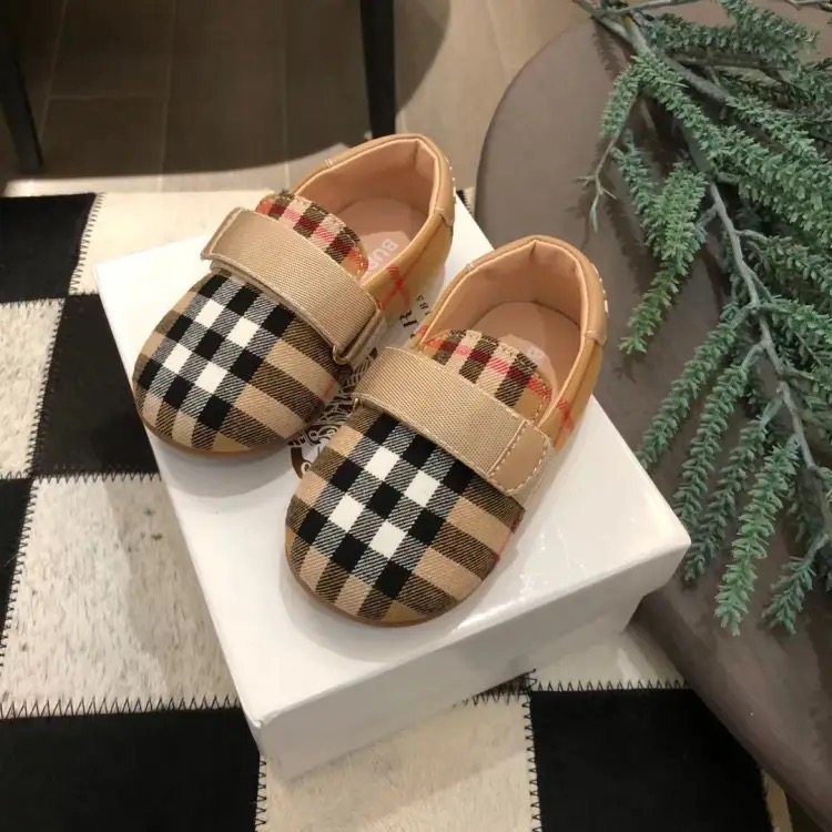 Baby childrens shoes 241023