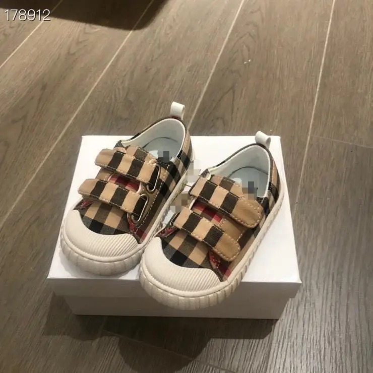 Baby childrens shoes 241023