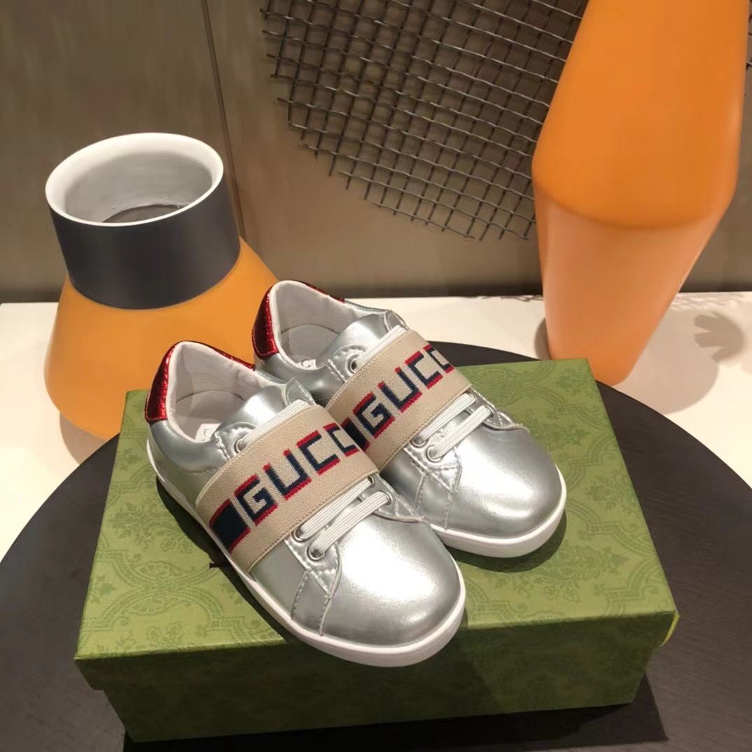Baby childrens shoes 241023