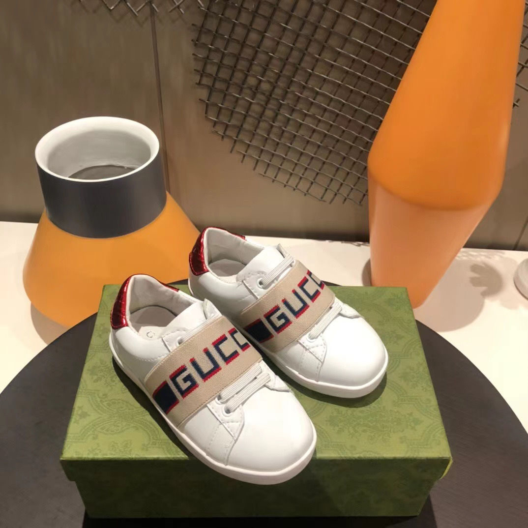Baby childrens shoes 241023
