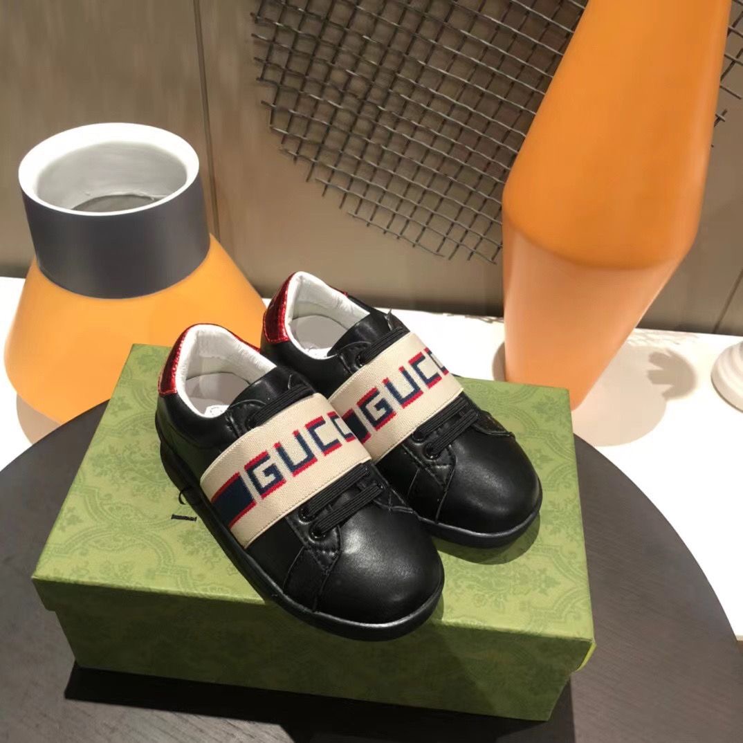 Baby childrens shoes 241023