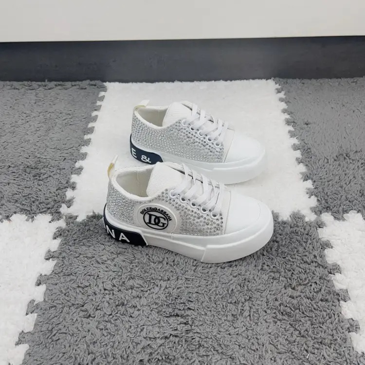 Baby childrens shoes 241023