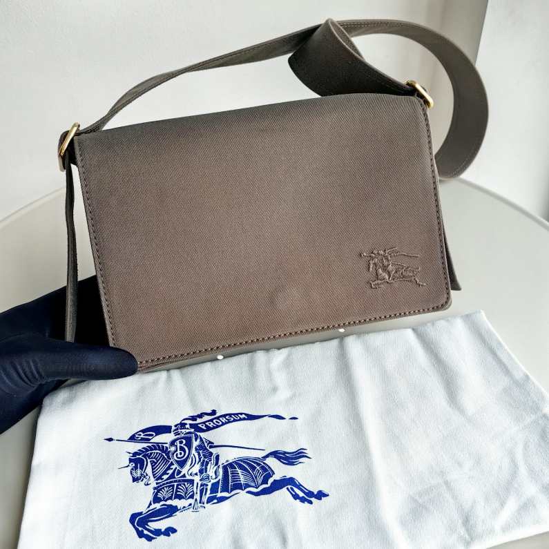 BUR-BER-RY MENS BAG  25 x 8 x 16cm