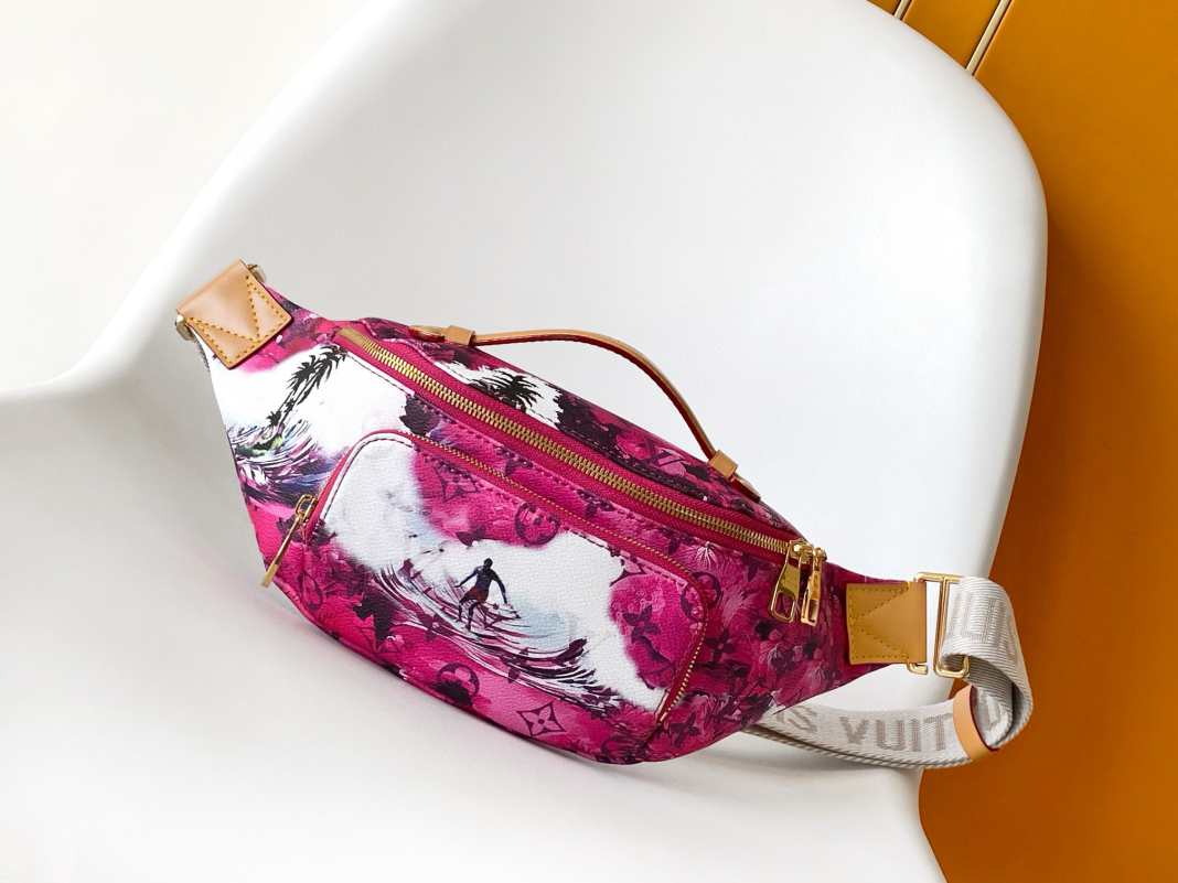 M24492 M249870  M40736 Rush BUMBAG 30 x 15 x 8CM  Monogram Craggy