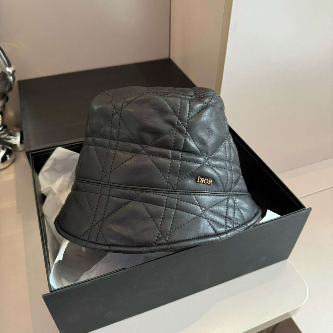 brands hat 241115