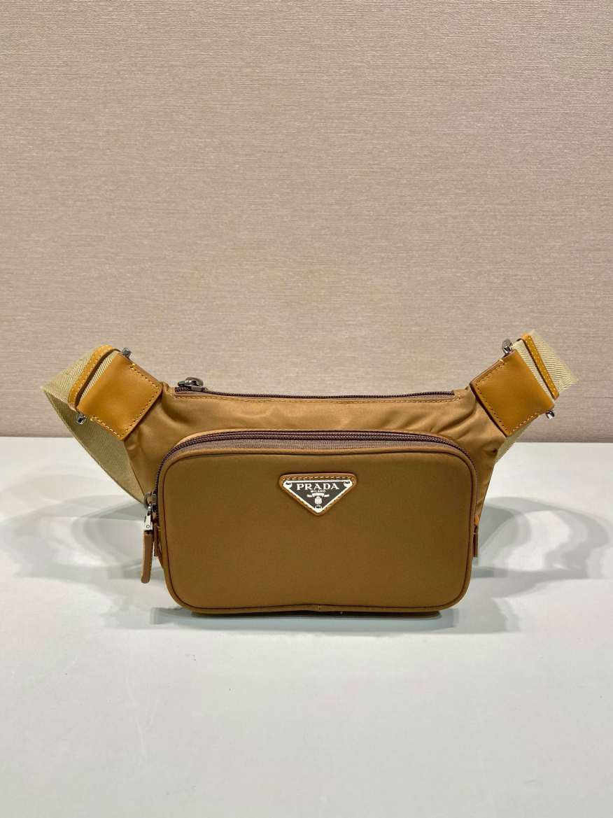 PRAD@ MENS BAG 2VH128 19 x 13 x 2.5CM