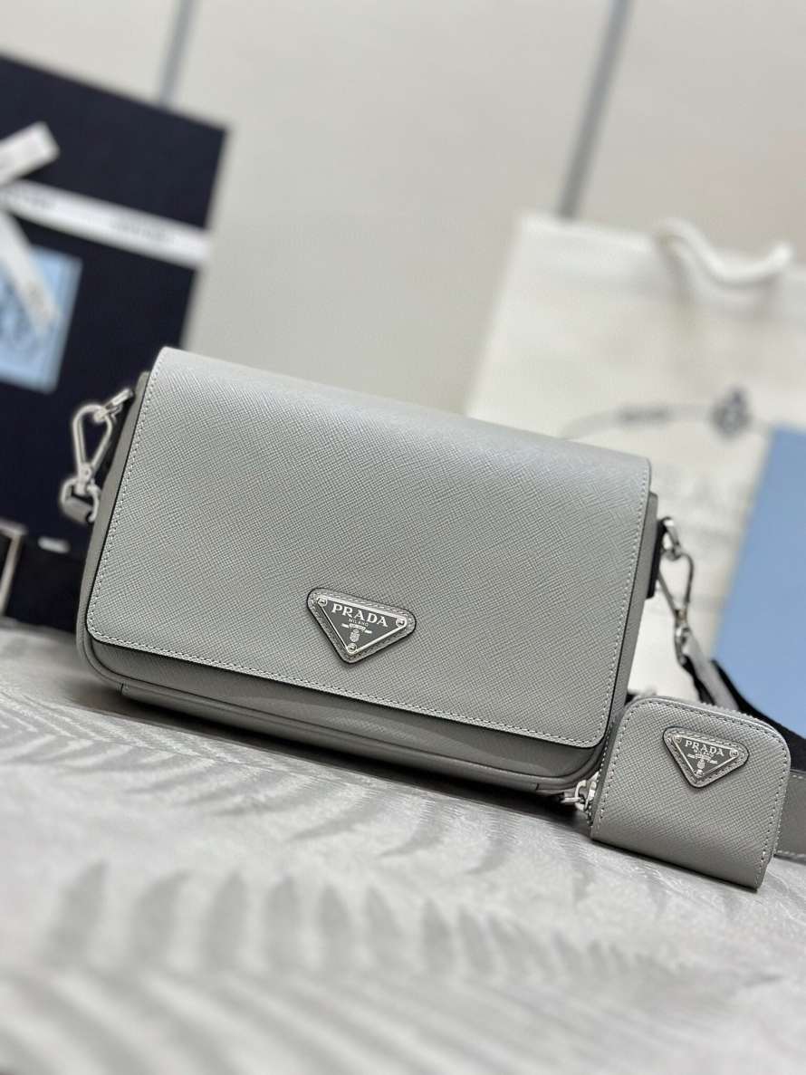 PRAD@ MENS BAG 2VD059 22 x 14.5 x 5cm