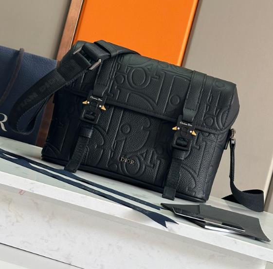 Dl 0R NEW MENS BAG Dior Hit the Road Gravity 1ESPO333 93398 24 x 18 x 8CM