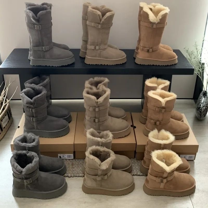 U G G  BOOTS 250207