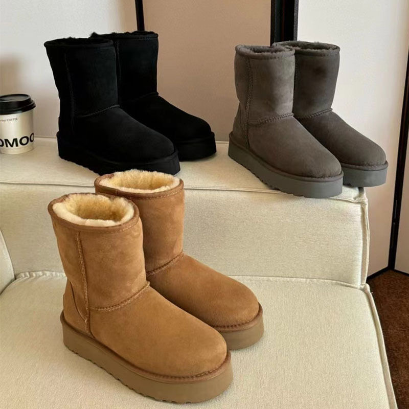 U G G  BOOTS 250207