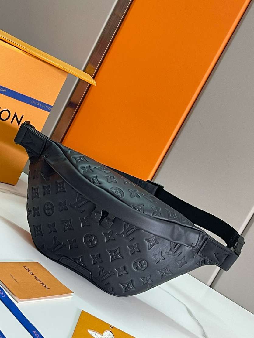 M46036  Monogram Shadow Discovery BELT BAG  44 x 15 x 9CM