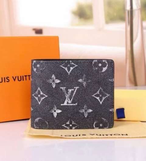 L\V NEW MENS WALLET 20250207