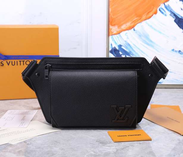 L\V MENS BELT BAG M57081 M21364 M21364 M21364 30.0 x 16.0 x 3.0 CM