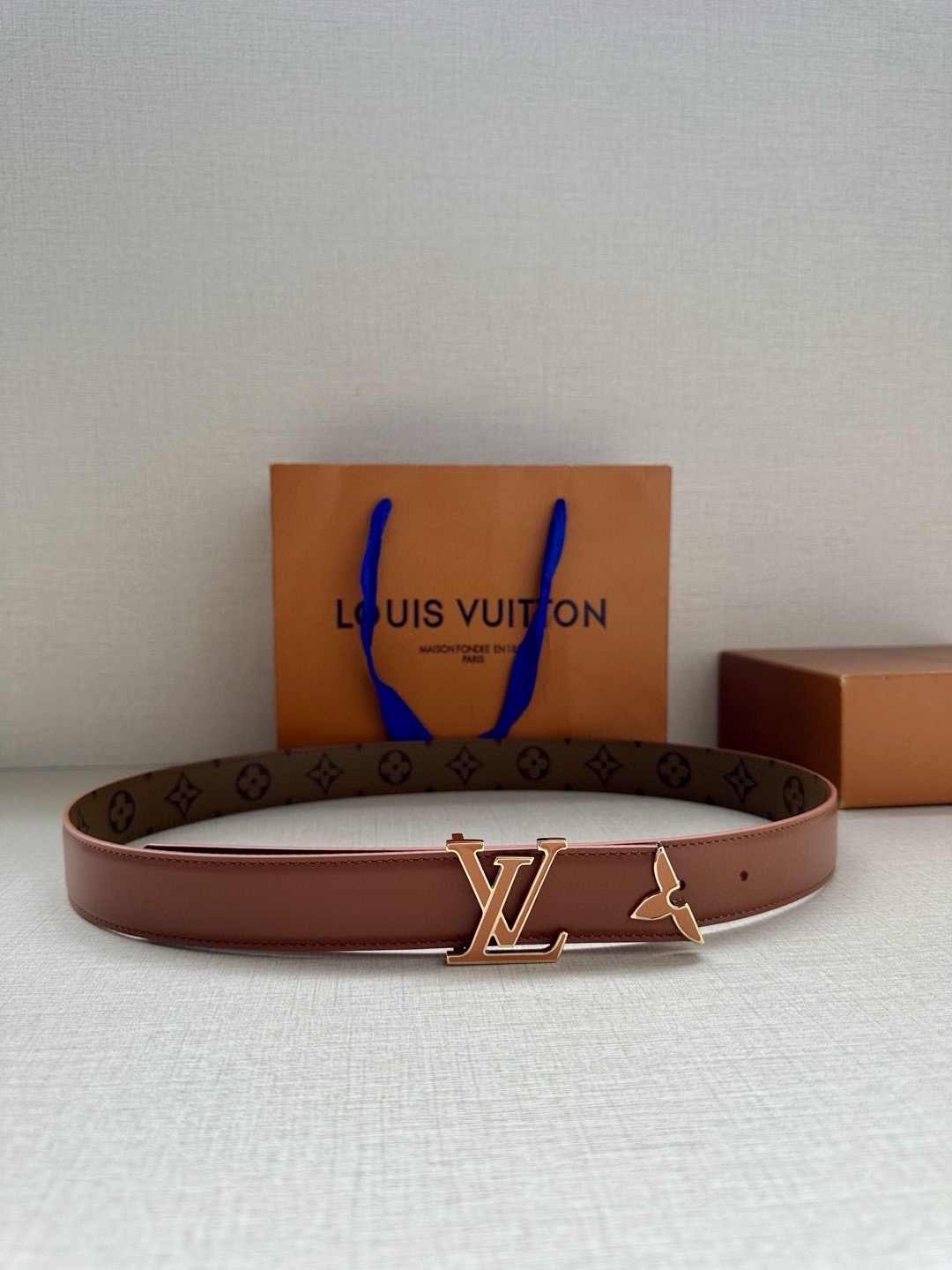 L\V NEW MENS BELT 250526