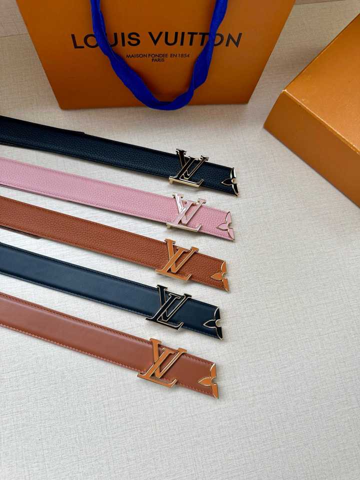 L\V NEW WOMENS BELT 250526