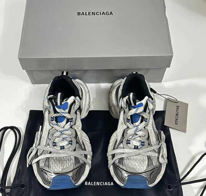 B@lenciaga SNEAKERS 250526