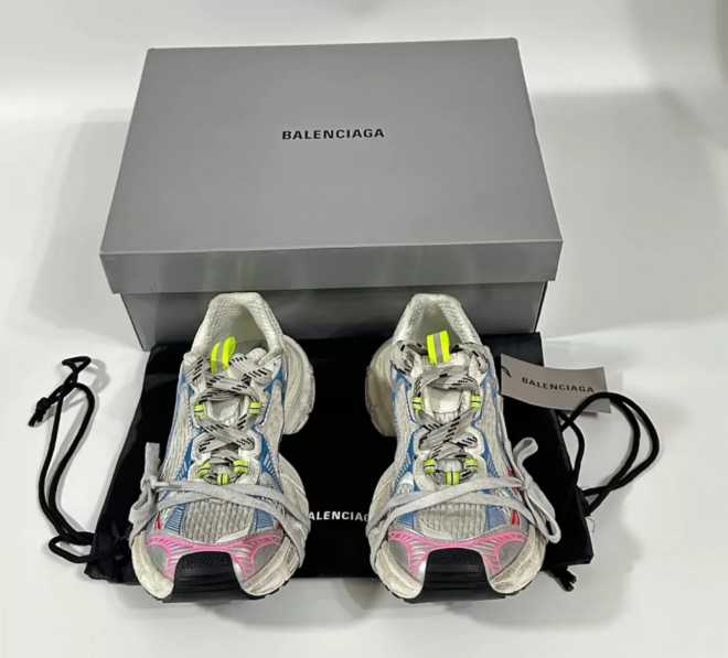 B@lenciaga SNEAKERS 250526