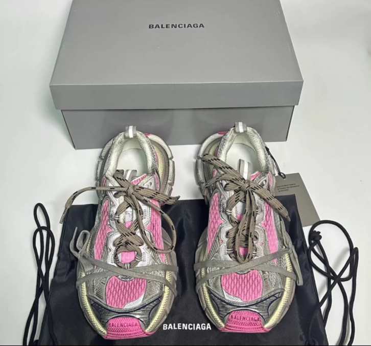 B@lenciaga SNEAKERS 250526