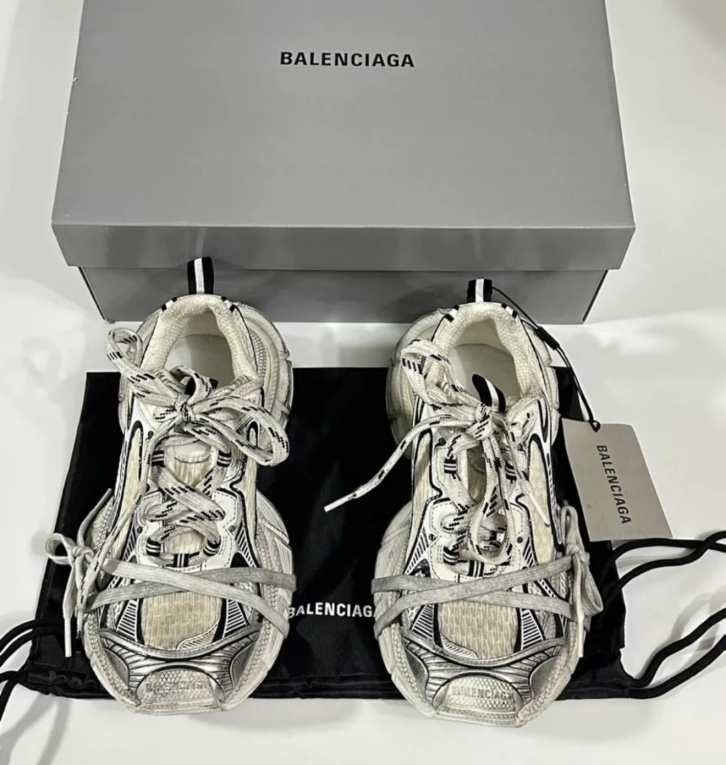 B@lenciaga SNEAKERS 250526